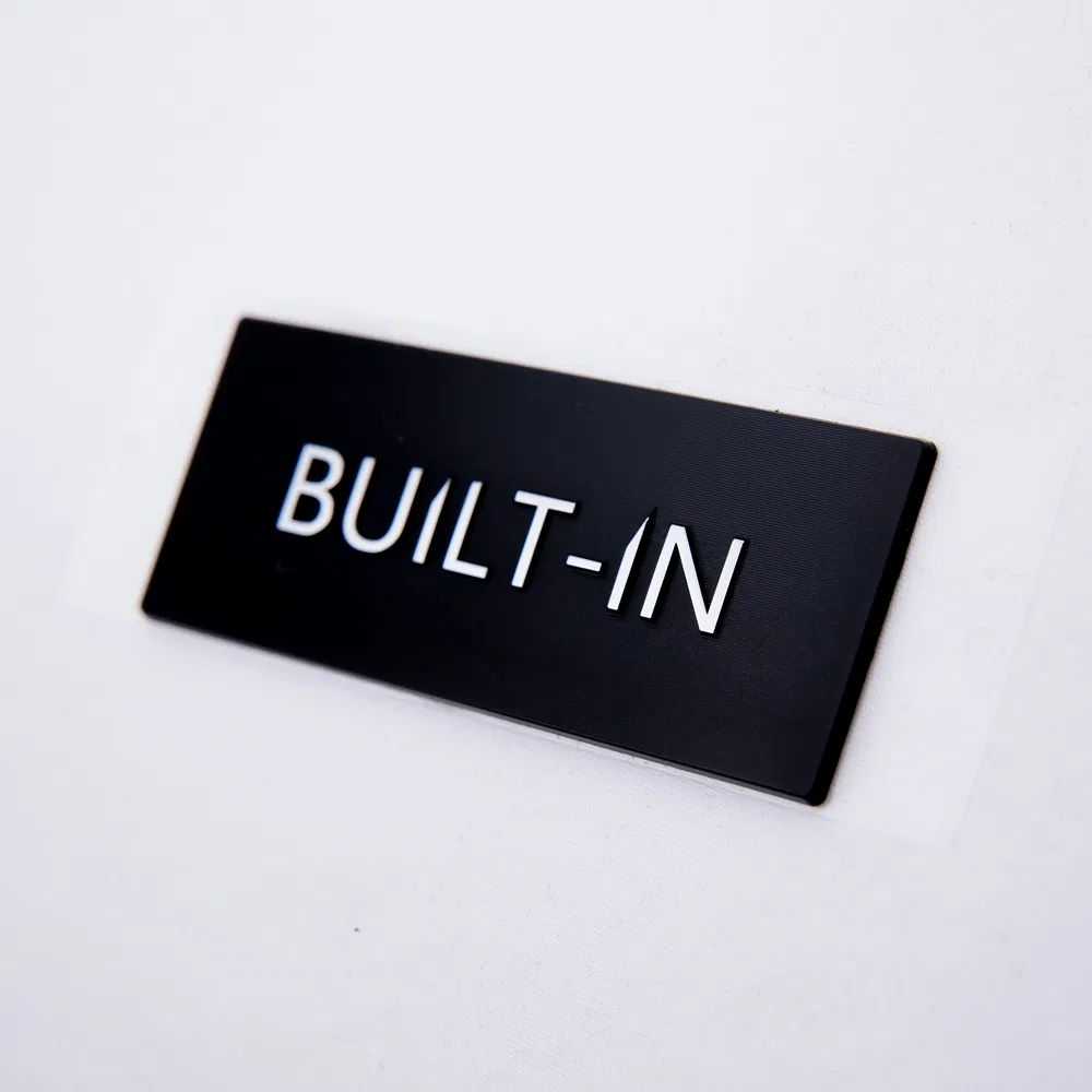Emblem Nameplate Brushed Finish Surface Finish Metal Label Advertising Words Custom Logo
