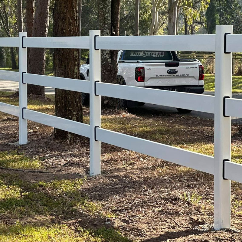 Powder Coated Steel White 5 Rail Horse Fence Manufacturer