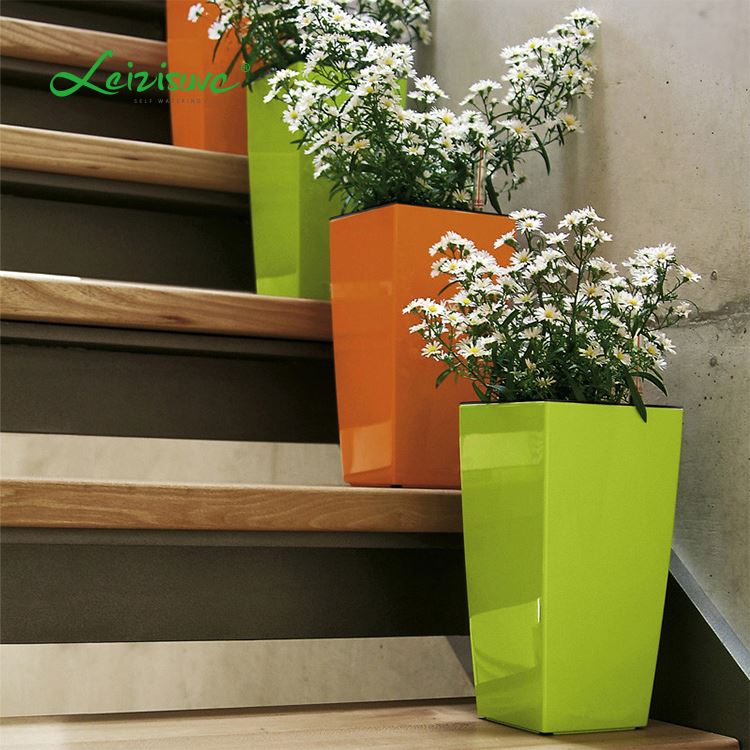 Кашпо садовое с автополивом пластиковое большое