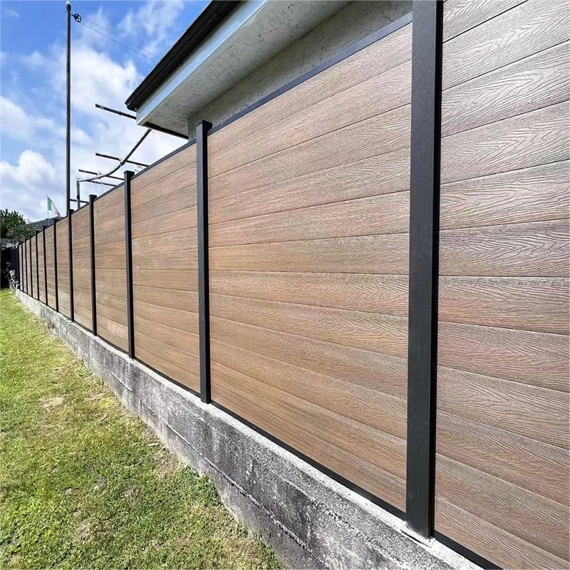Waterproof and Weather-Resistant Custom Color Second Generation Co-Extruded WPC Fencing