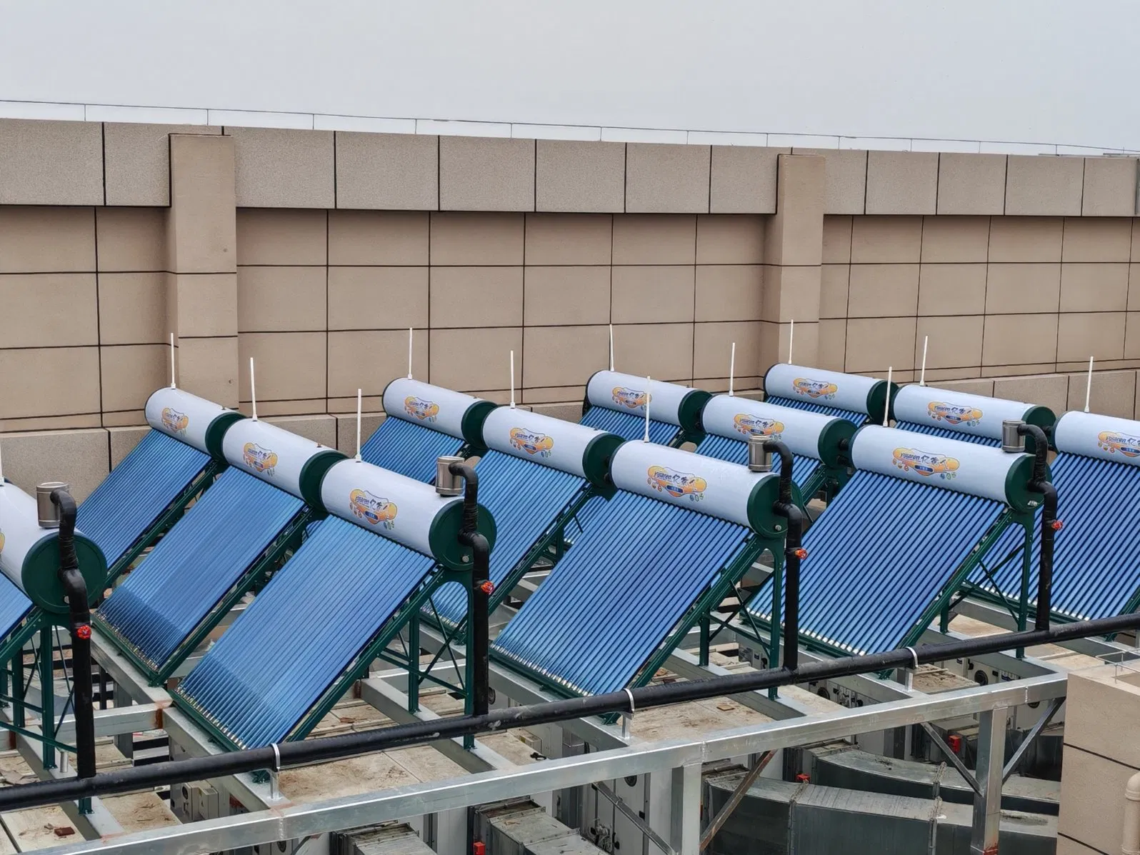 Плоский солнечный водонагреватель под давлением для дома и отеля