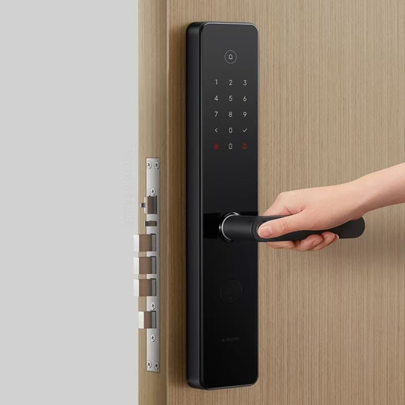 Auto-Lock Smart Lock for Safety