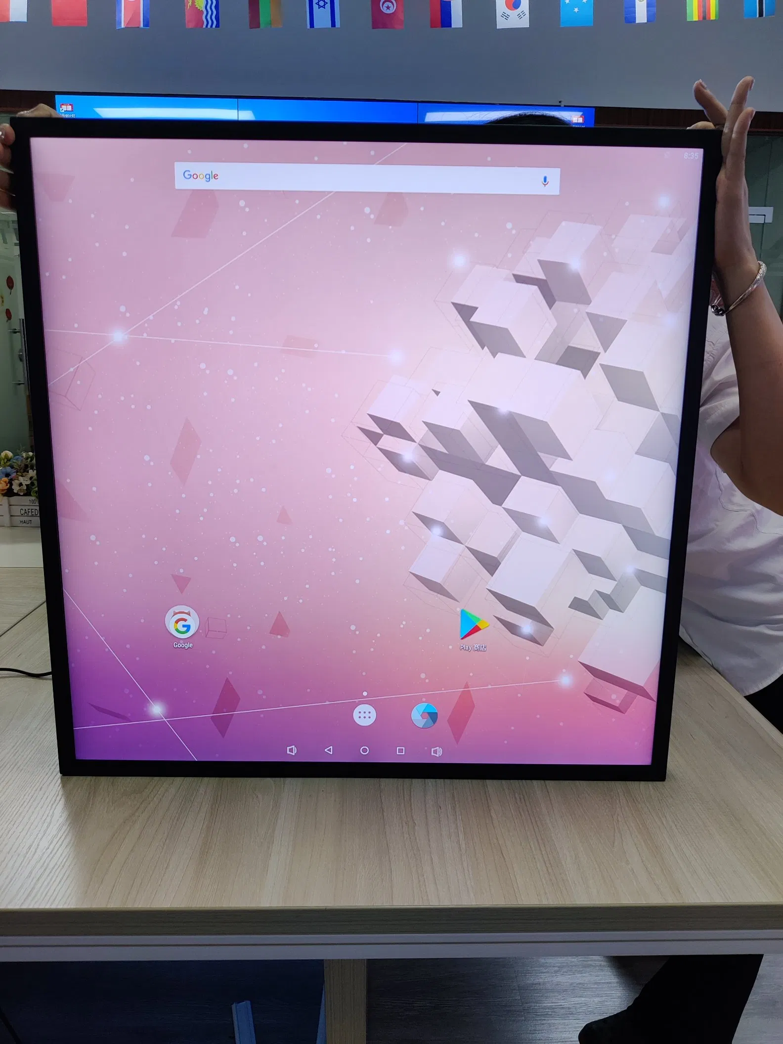 32-дюймовый квадратный рекламный дисплей Android