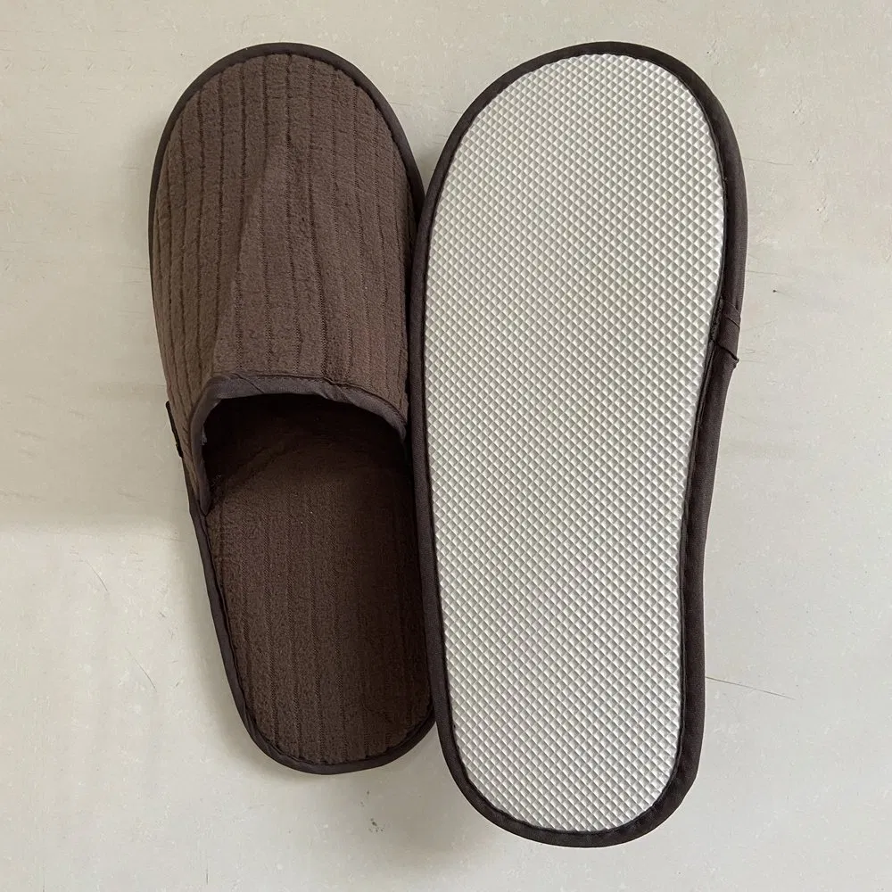 Sponge Sole Material 4mm Sole Thickness Disposable Airplane Travel Embroidered Hotel Slippers