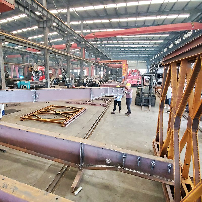 Durable Iron Truss Bridge for Efficient Sea Crossing Solutions