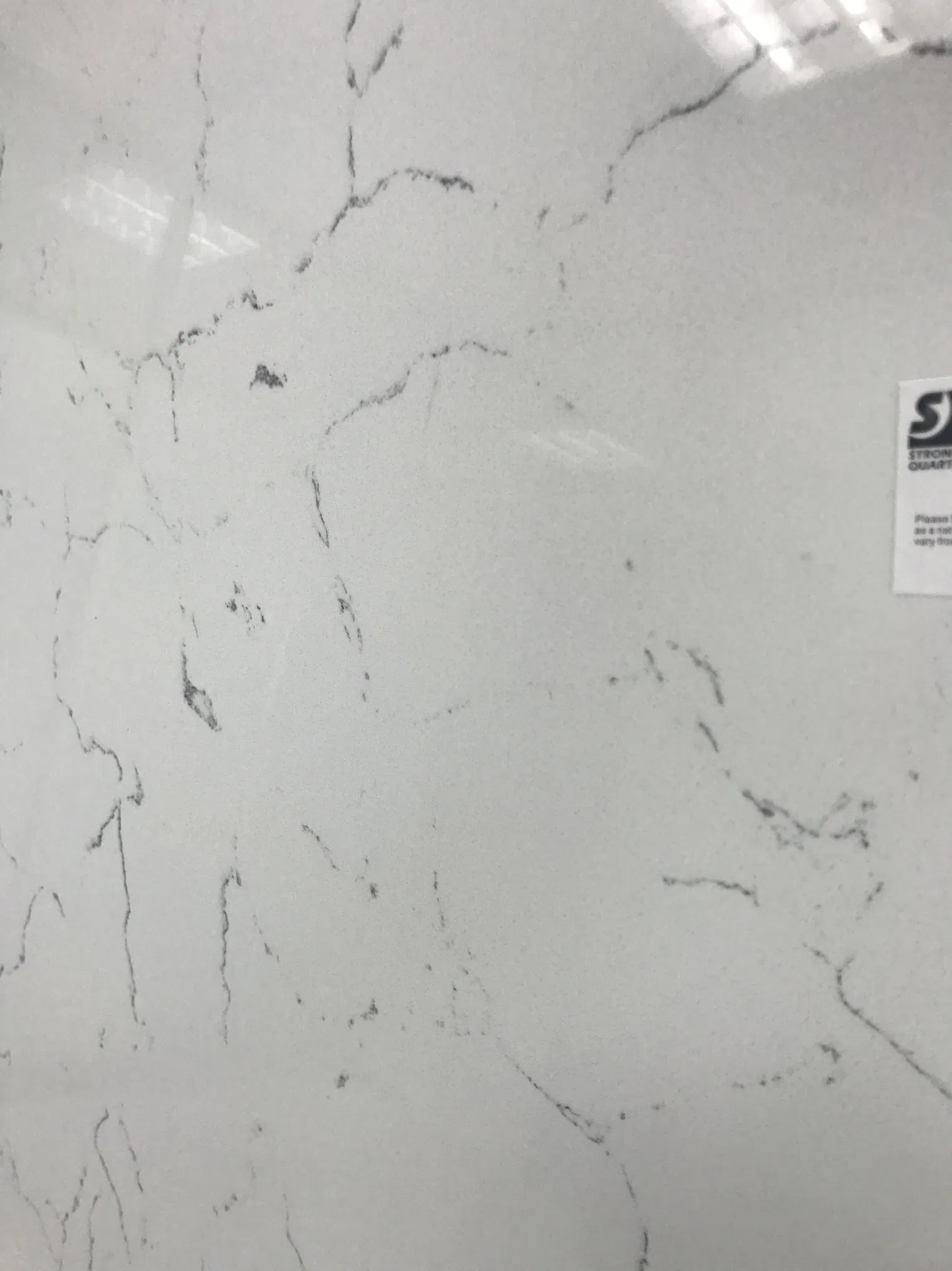Guangdong Scratch-Resistant Engineered Quartz Countertop/Vanity Top/Worktop/Benchtop for Kitchen/Bathroom/Hotel/Office/Store/Shopping Mall