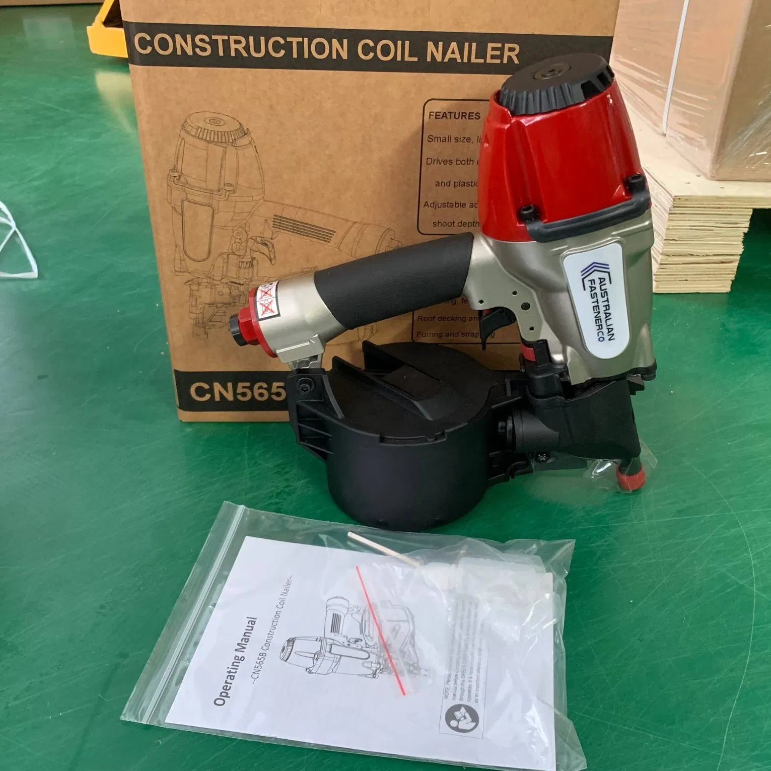 Пневматический гвоздезабиватель CN565B для кровли и обрешетки