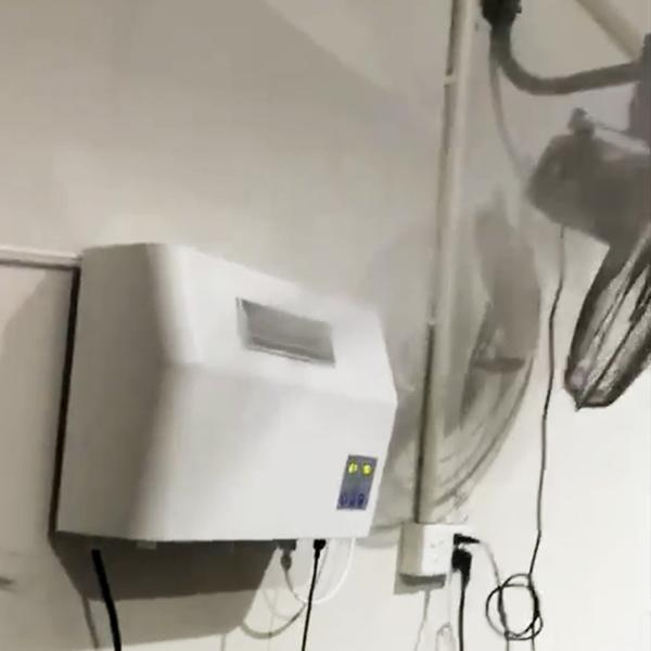 China Factory Hot Sell Air Humidifier 1.8L Wall Mount Cooling Misting Sprayer Fog Atomizer Mist Maker Fogger Machine Home Use Ultrasonic Humidifier