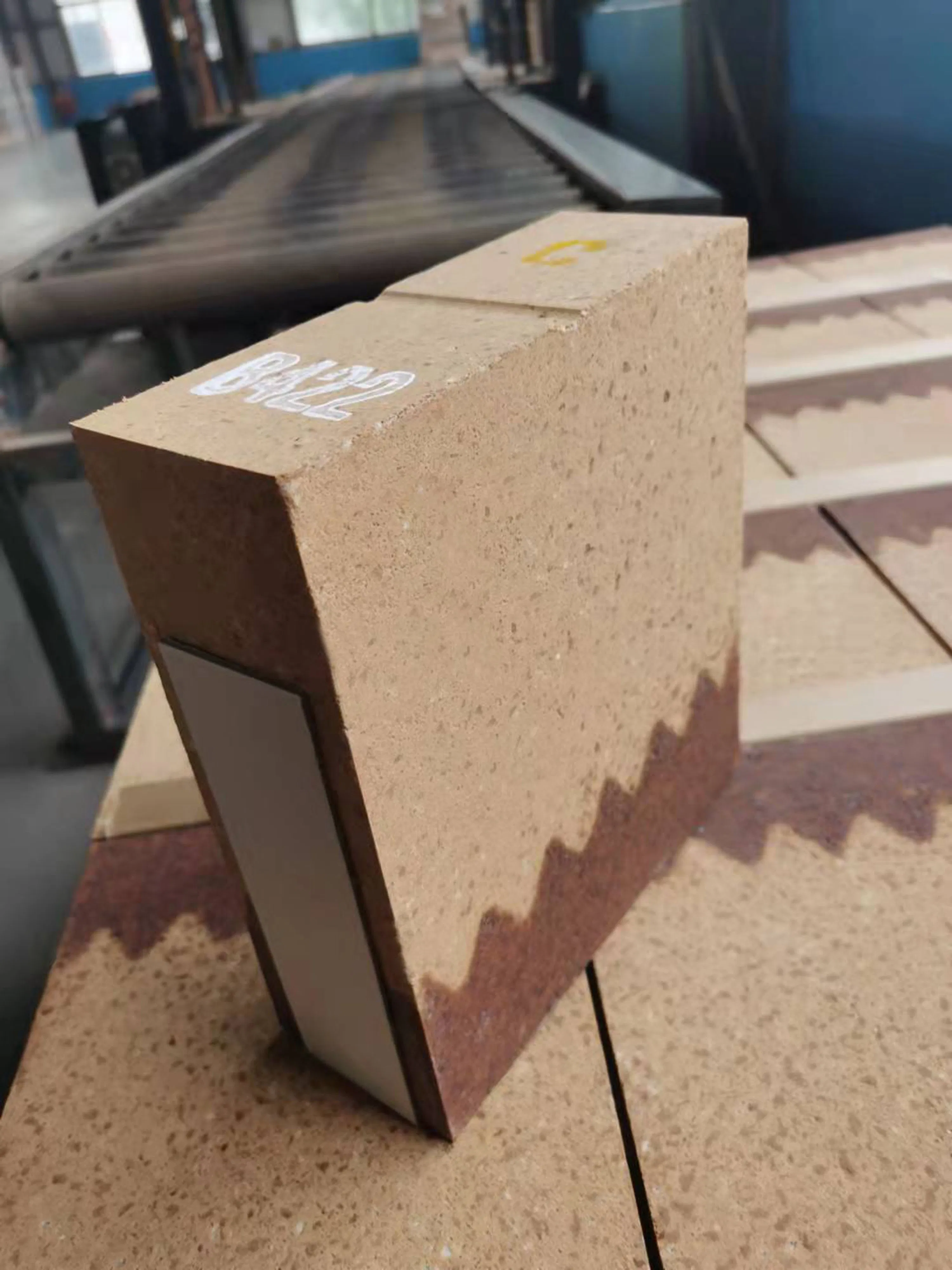 Магнезито-глиноземный кирпич LTC для зоны перехода печи