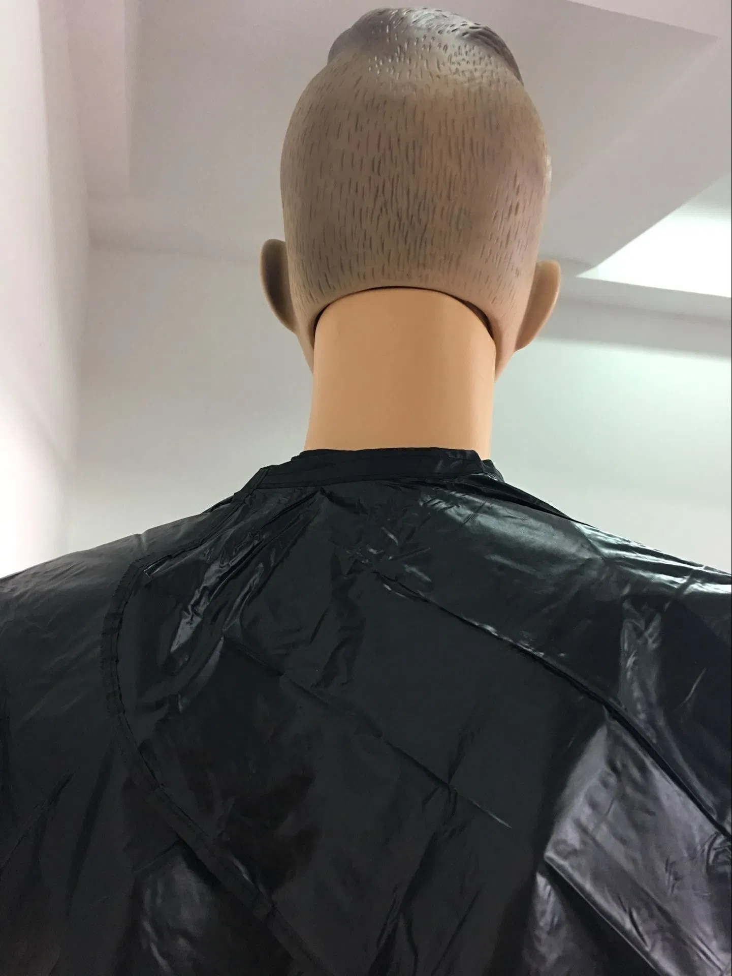 Накидка для стрижки волос Black PVC