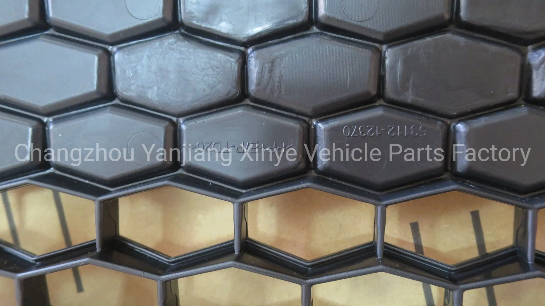 Фронтальная решетка радиатора для Toyota Corolla 2020 SE/XSE (под покраску)