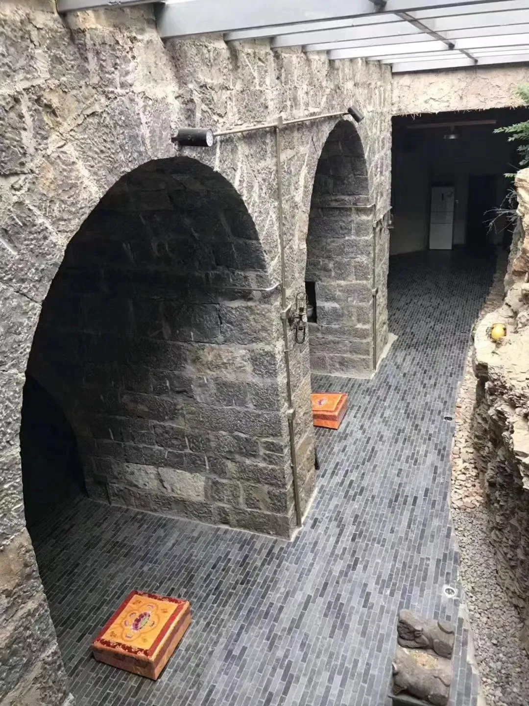 Cheap Natural Stone Saw Cut Grey Limestone Brick Stone and Corner for Wall Decoration