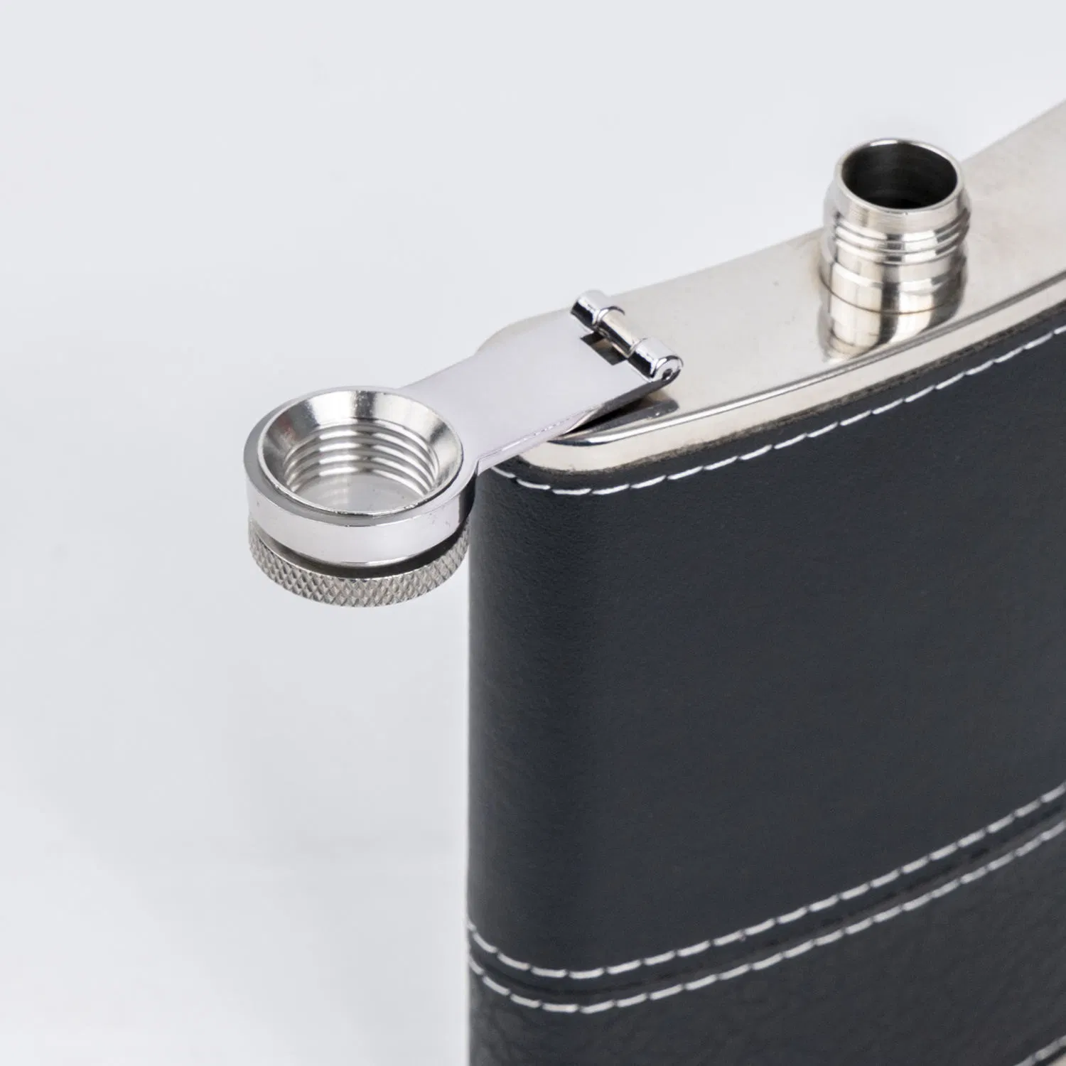 8oz Black Leather Hip Flask Set with Stainless Steel Wine Pot Metal Drinkware Gift Set and Hip Flask for Whiskey Lovers