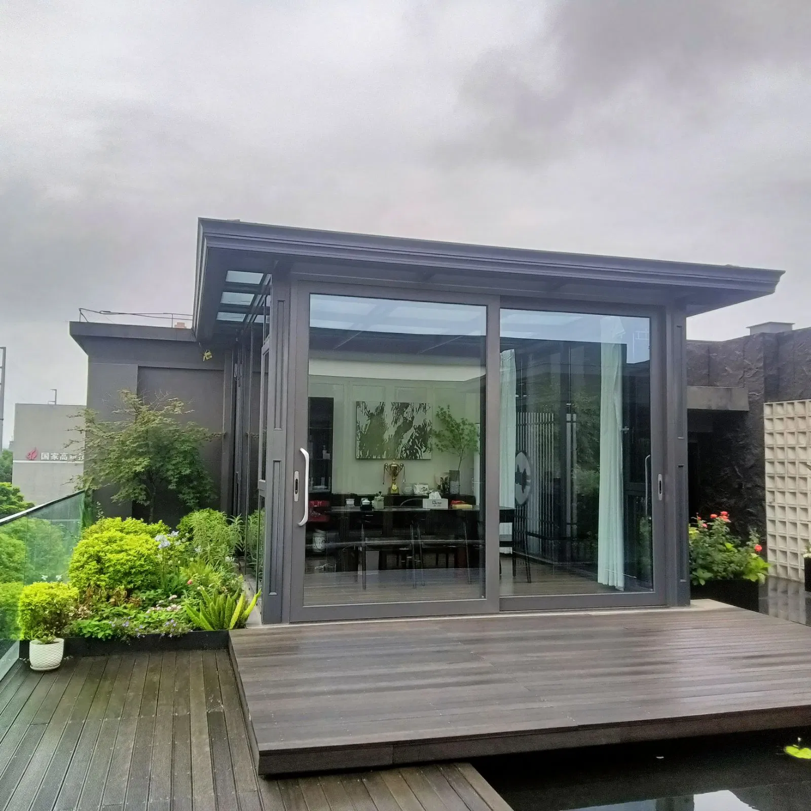 Prefab Aluminum Glass Outdoor Sunroom Aluminium Solarium Retractable Guangdong Top 10 Two Story All Season House Winter Garden Sunroom for Sale