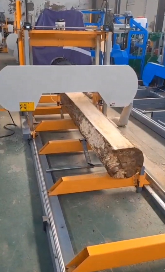 Станок ленточнопильный горизонтальный по дереву для бревен