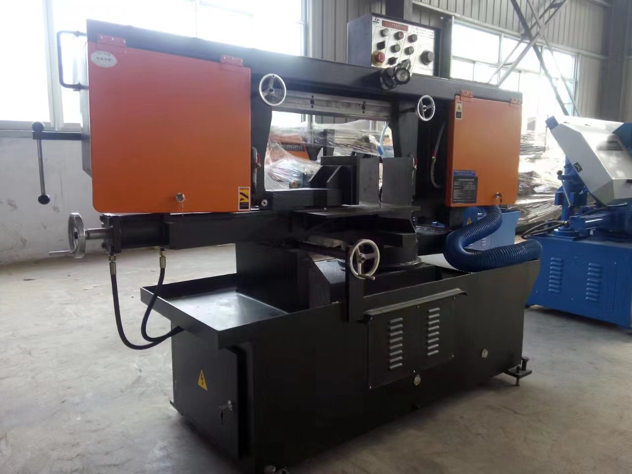 Станок ленточнопильный горизонтальный автоматический угловой резки по металлу