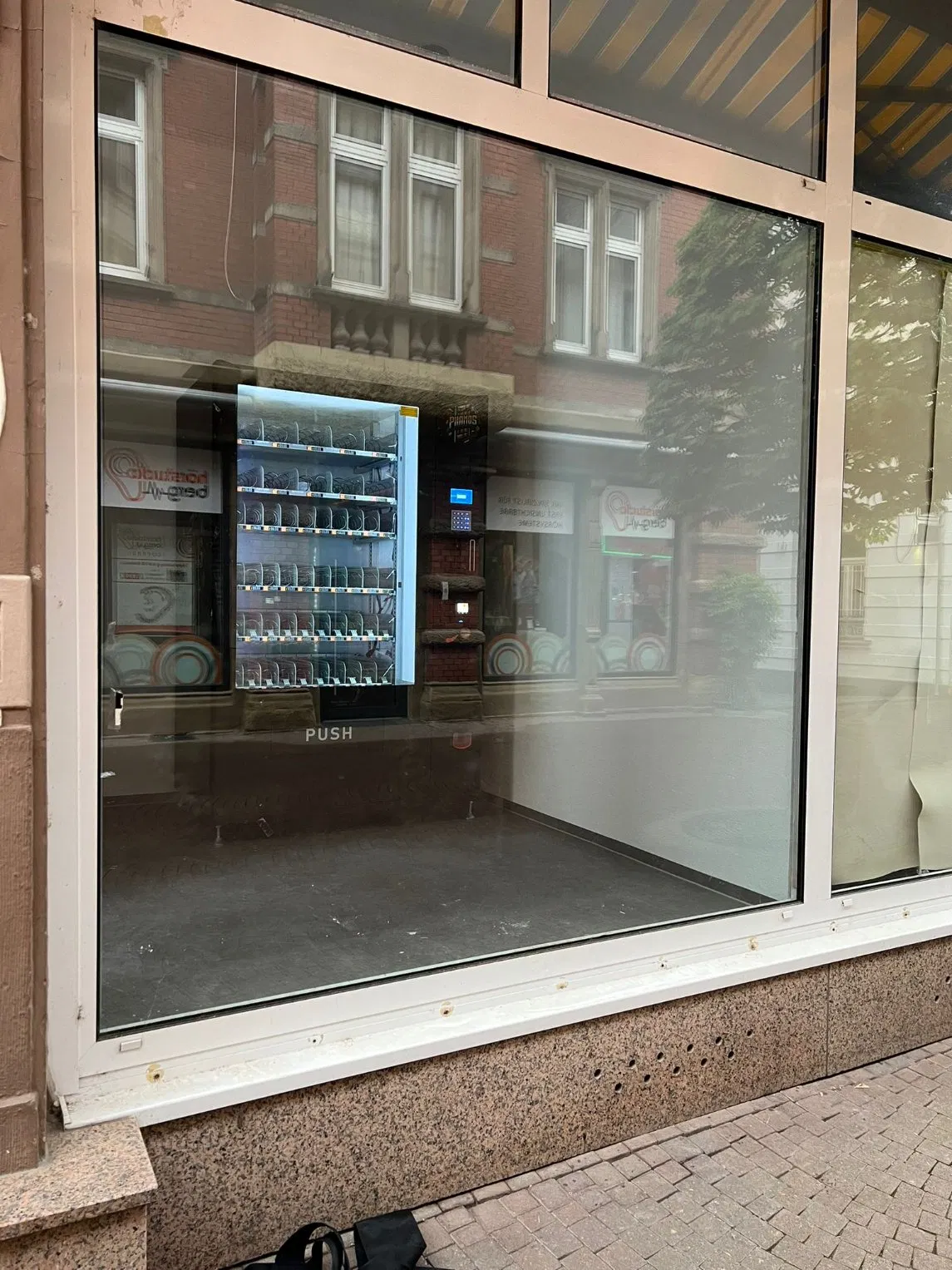 Hot Sale Combo Snacks Drinks Vending Machines for Schools Operation