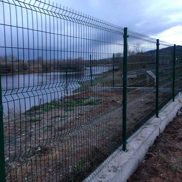 High Quality Security Curvy Welded Wire Bending PVC Coated 3D Mesh Fence Panels