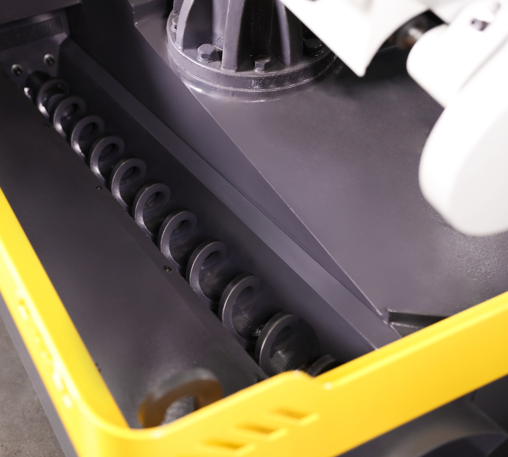 Ленточная пила по металлу полуавтоматическая угловая 0-45 градусов