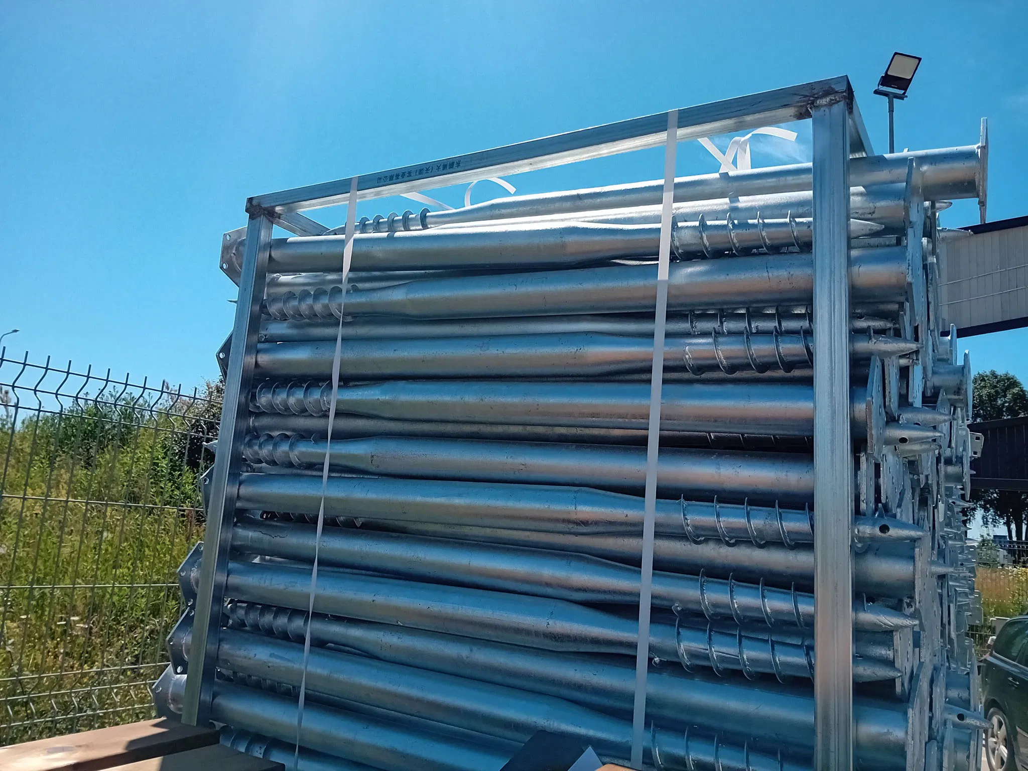 Винтовая свая 89 мм с фланцем 220 мм для солнечных панелей