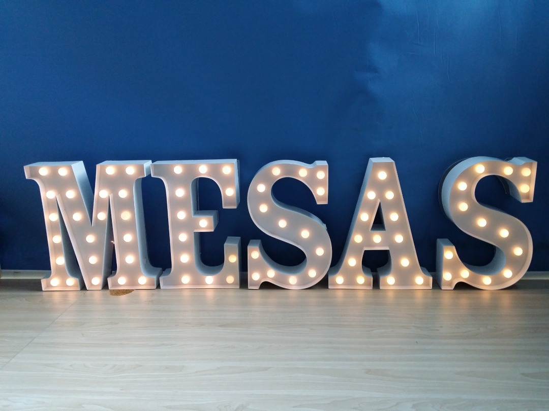 Yc-L01 Metal Light up Letter with Battery for Birthday Party Wedding Event Decoration