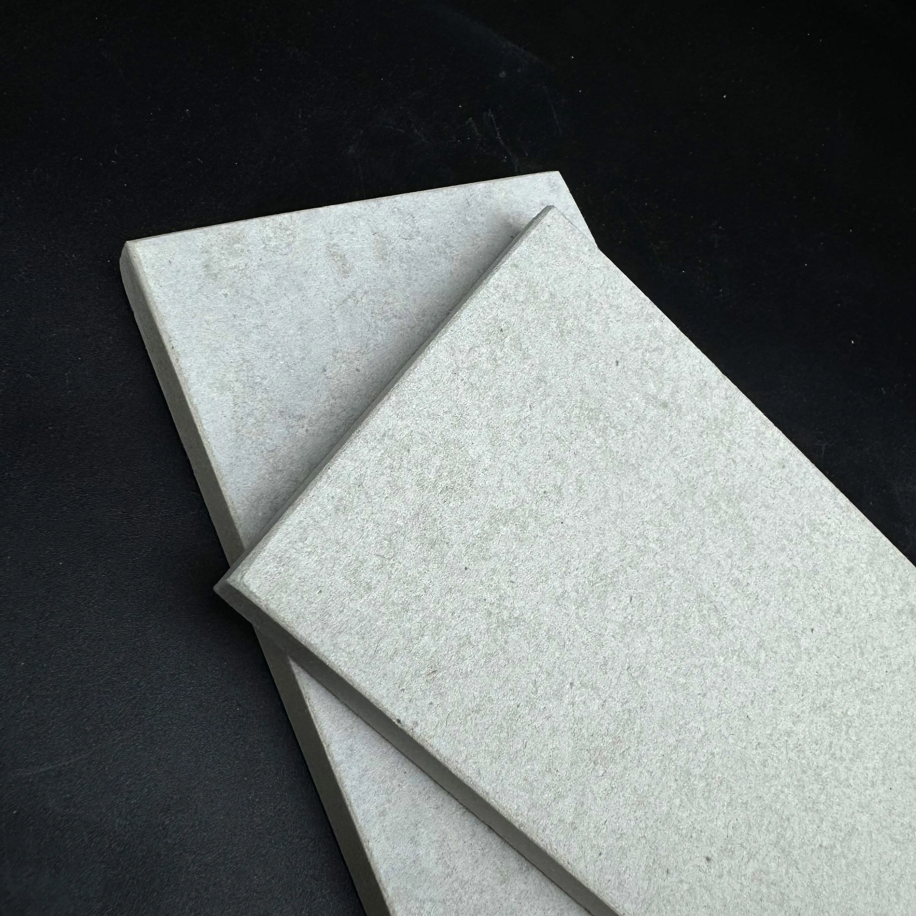 Non Asbestos Fire Resistant Thin Calcium Silicate Board for Ceiling Systems with Light Weight Design