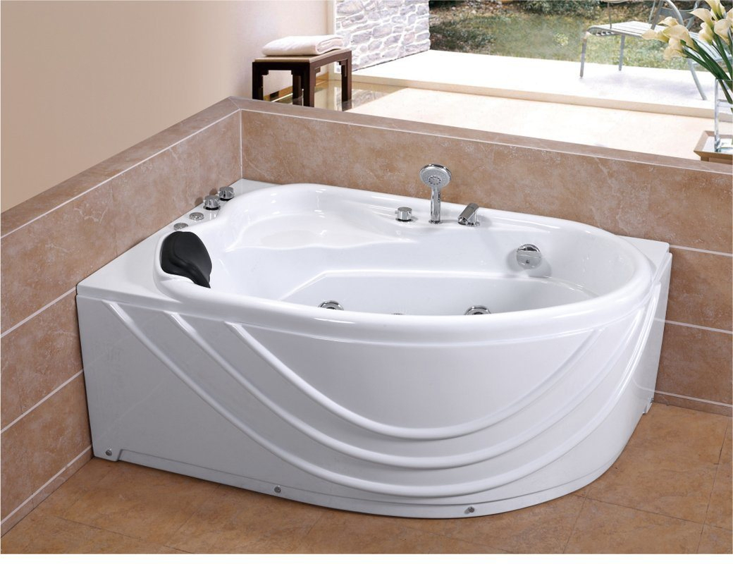 Угловая акриловая ванна с гидромассажем