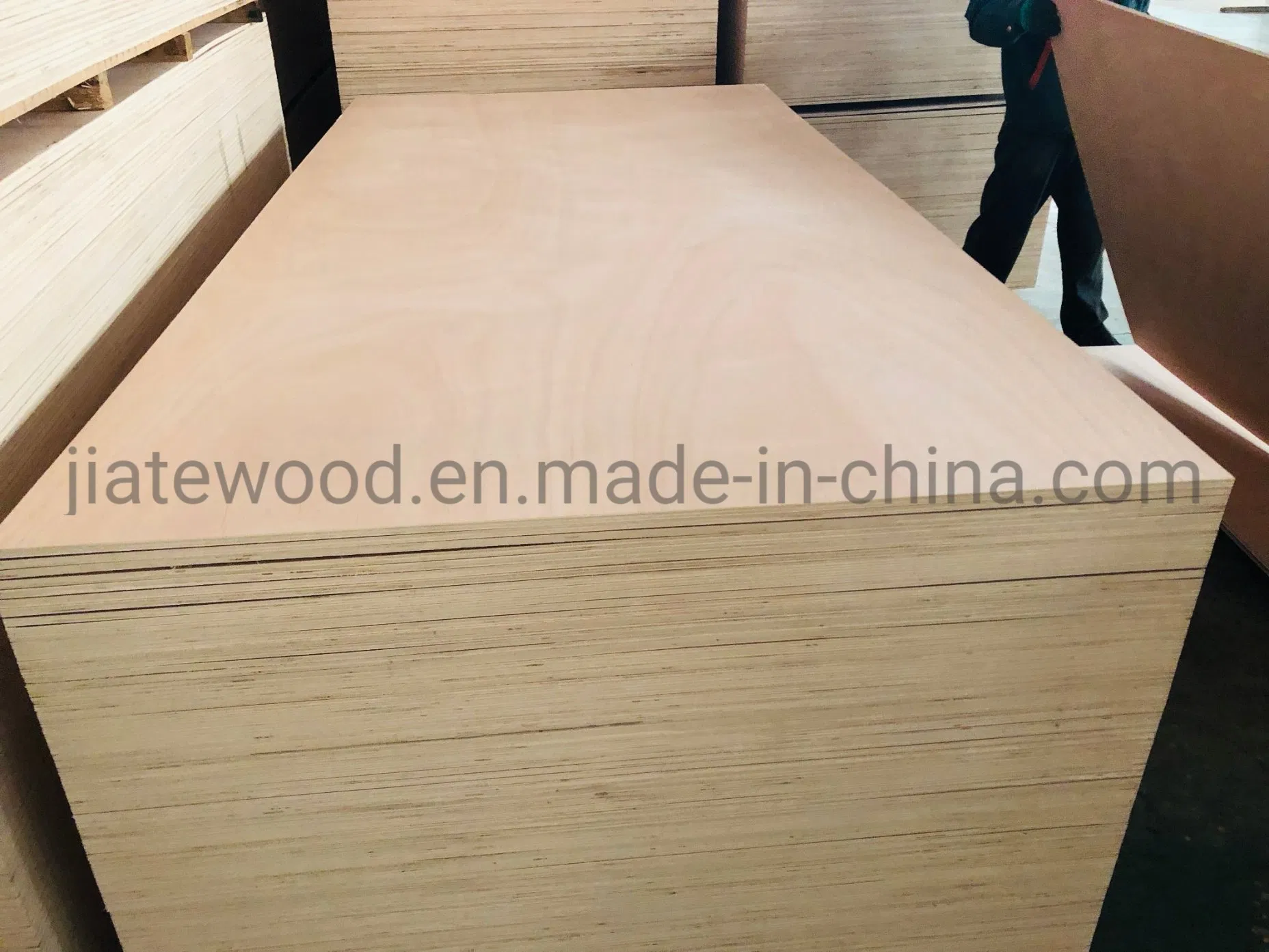 Okoume Furniture Board with Hardwood Core