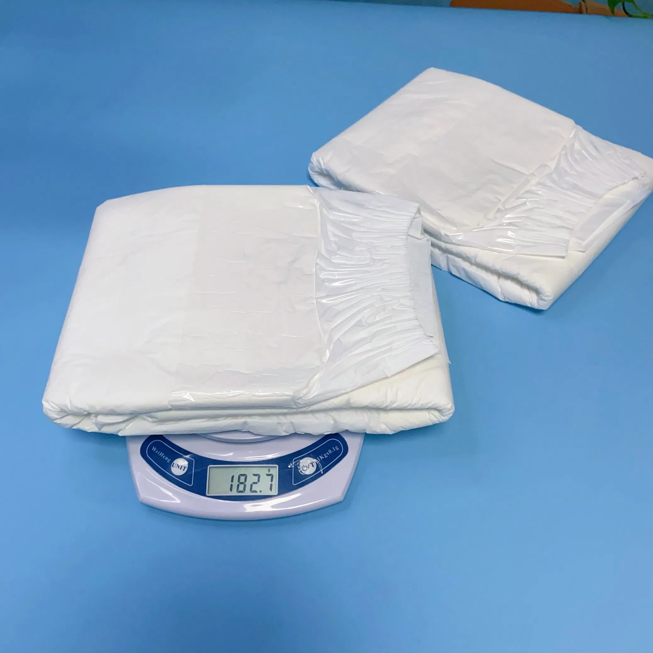 Super Absorbent 5000-6000ml Thick Incontinence Adult Diapers Free Sample