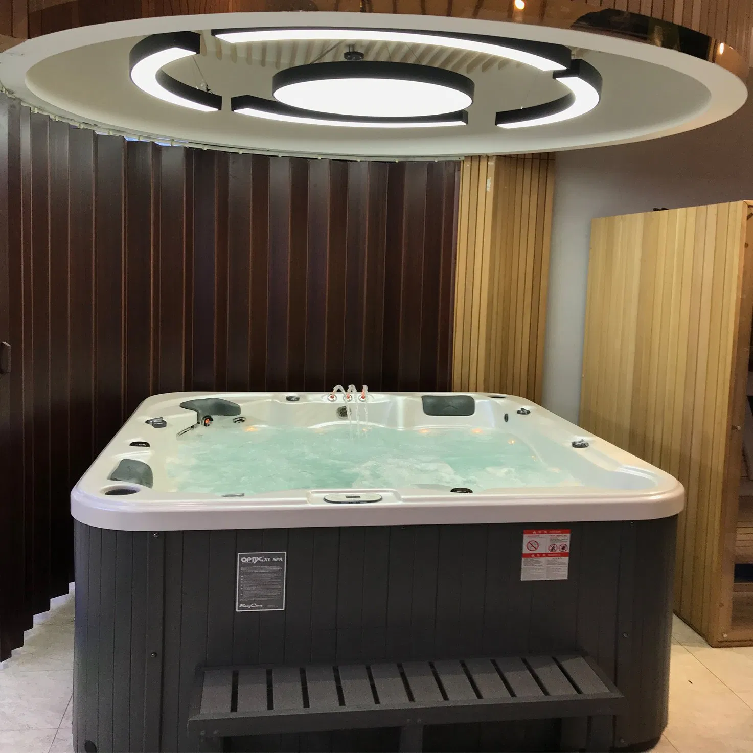 Горячая ванна SPA с WiFi, 5 персон