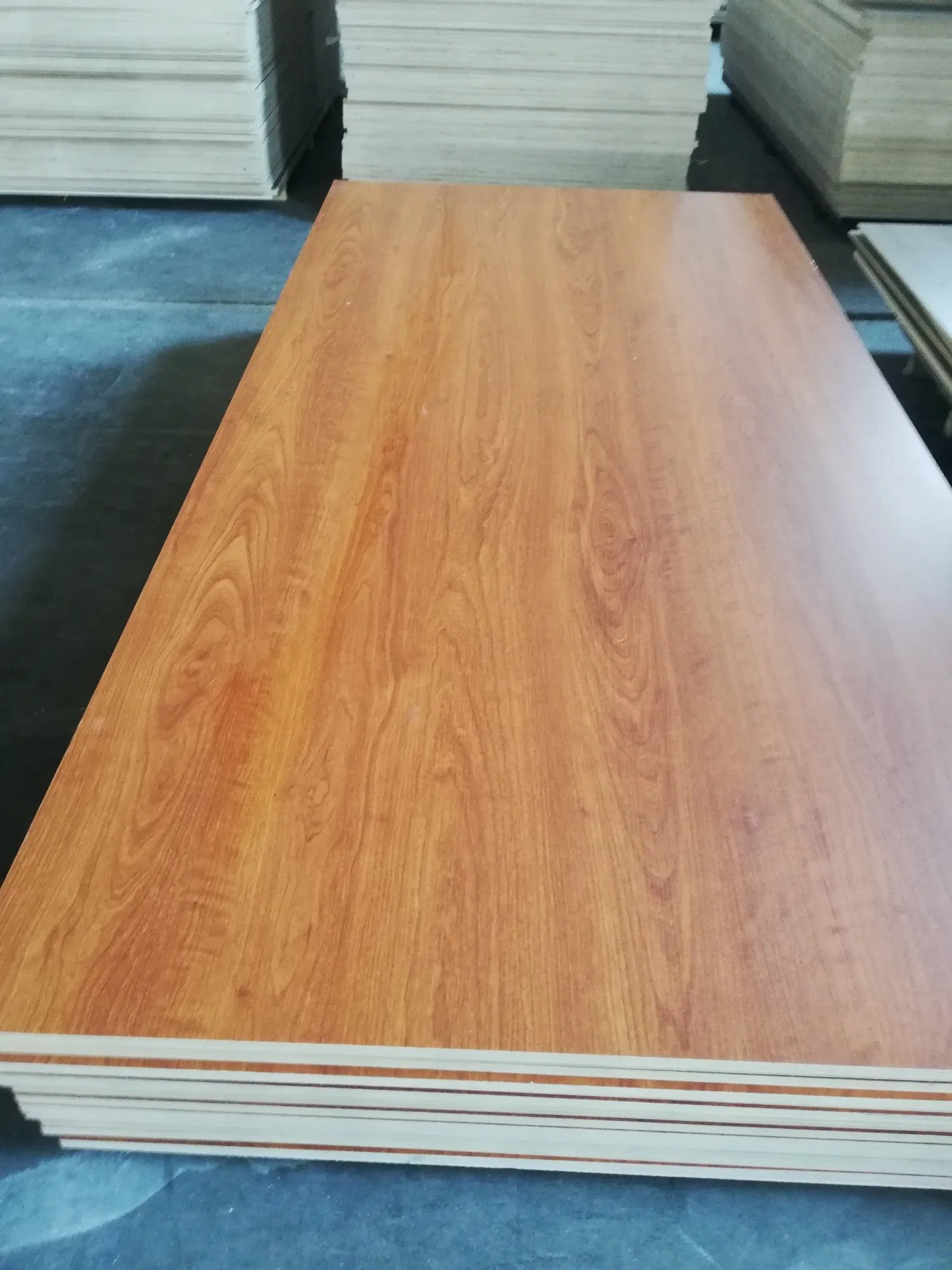 E0/E1 Grade15mm/18mm Melamine Faced Film Plywood Sheet for Furniture