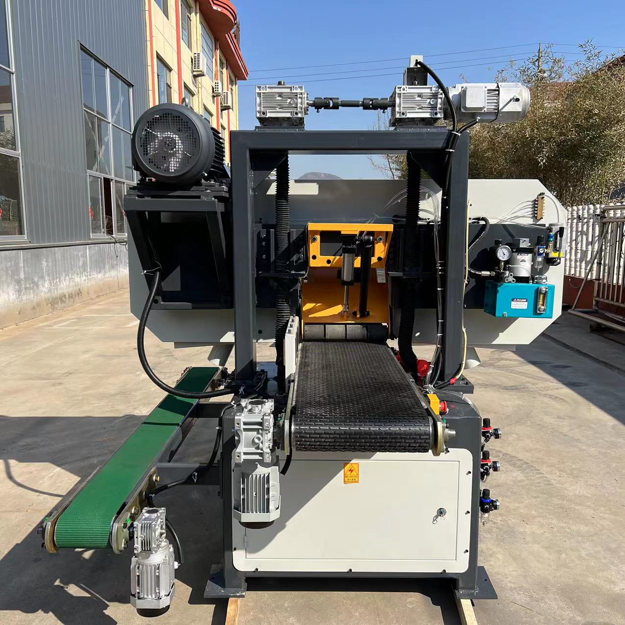 Ленточнопильный станок по дереву горизонтальный 400 мм усиленный