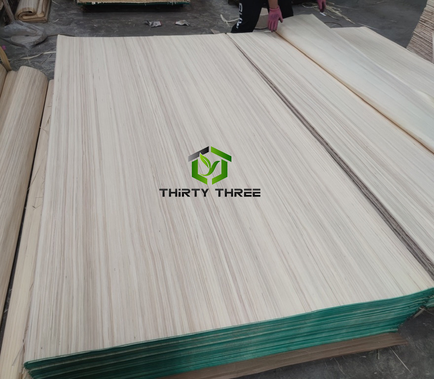 Grade a 4*9feet 0.2mm-1mm E0 Recon Poplar Veneer Red Poplar Veneer for Decoration