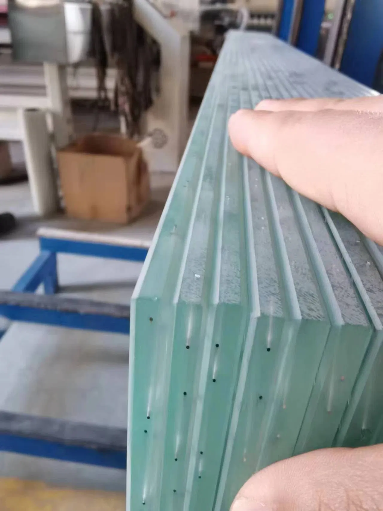Tempered Polished 6.8mm *2540*1905mm Flat Diamond Shape Wired Mesh Patterned Fireproof Anti-Theft Anti-Smashing Safety Non Tempered Glass