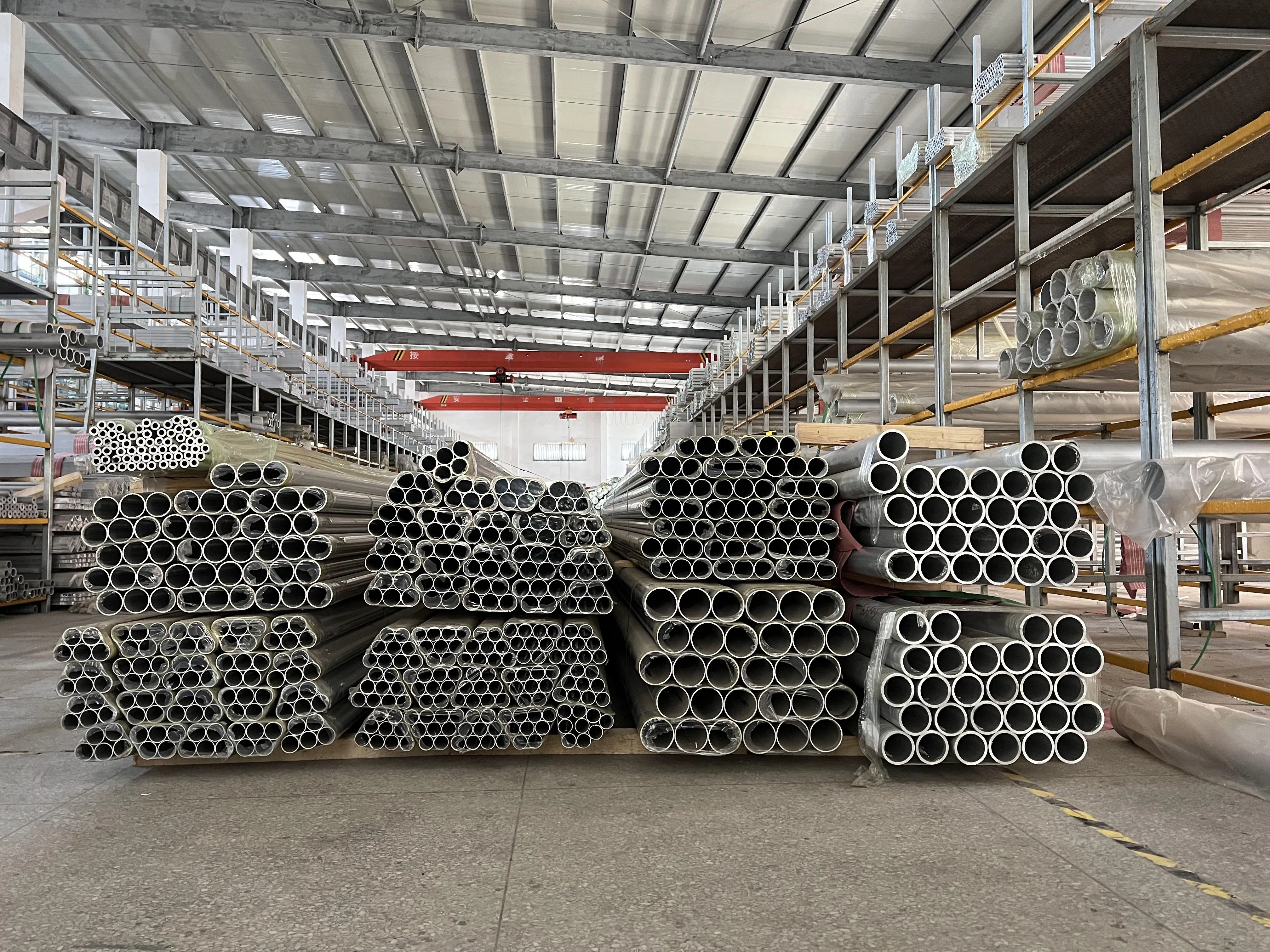 Alloy Steel Pipe Wholesale Supplier with Mill Finish and ISO/SGS Test