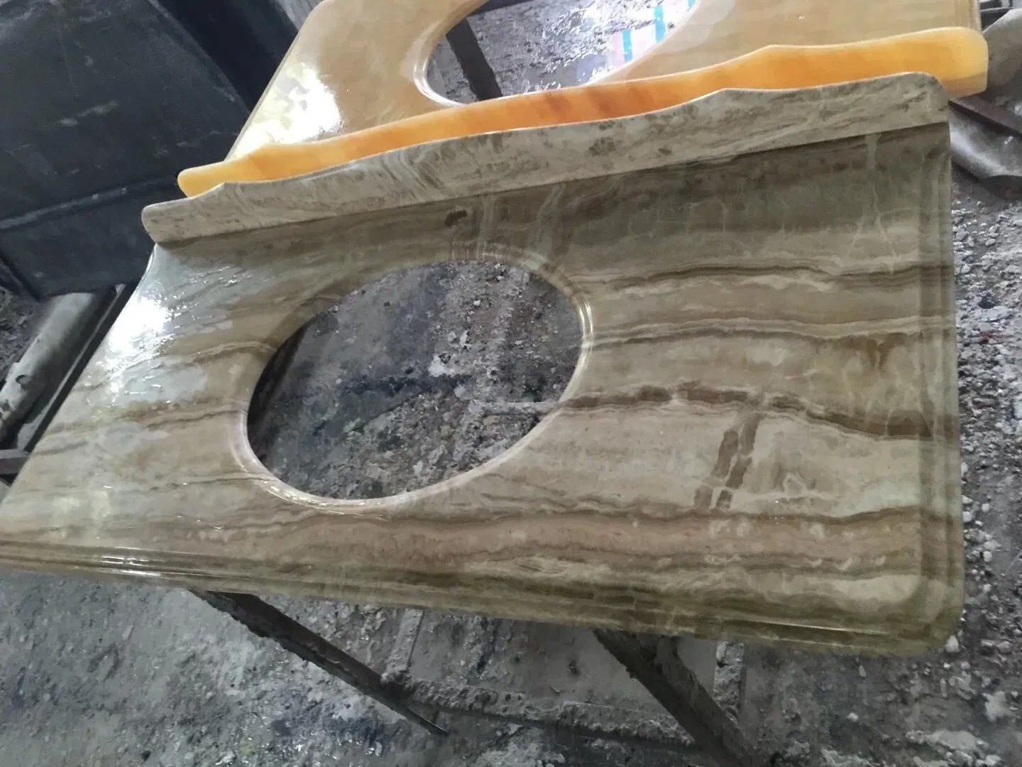 Custom Made Wooden Pattern Onyx Kitchen Countertops and Vanity Tops for Projects