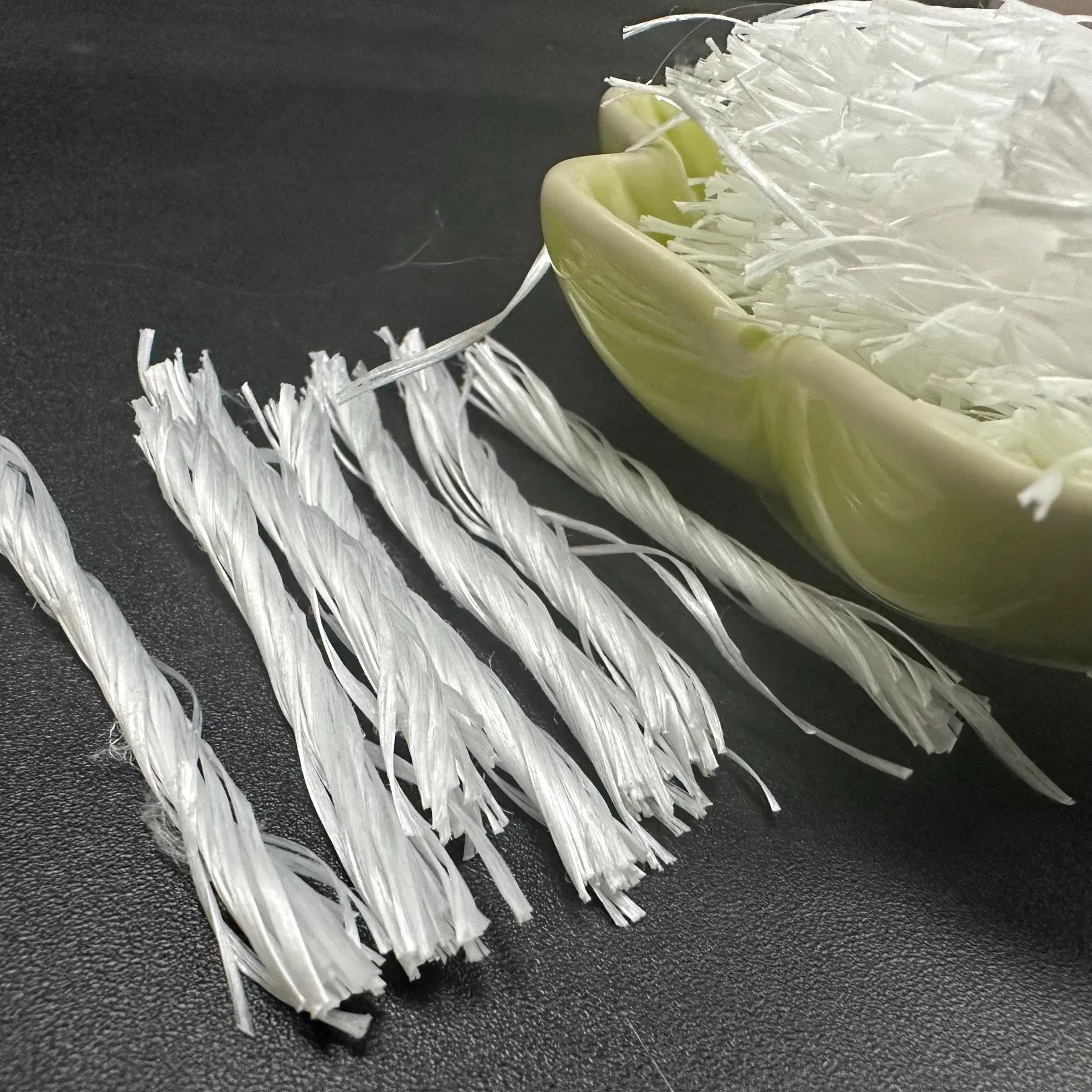White Polypropylene Bundle Twisted Fiber for Mortar and Concrete Reinforcement