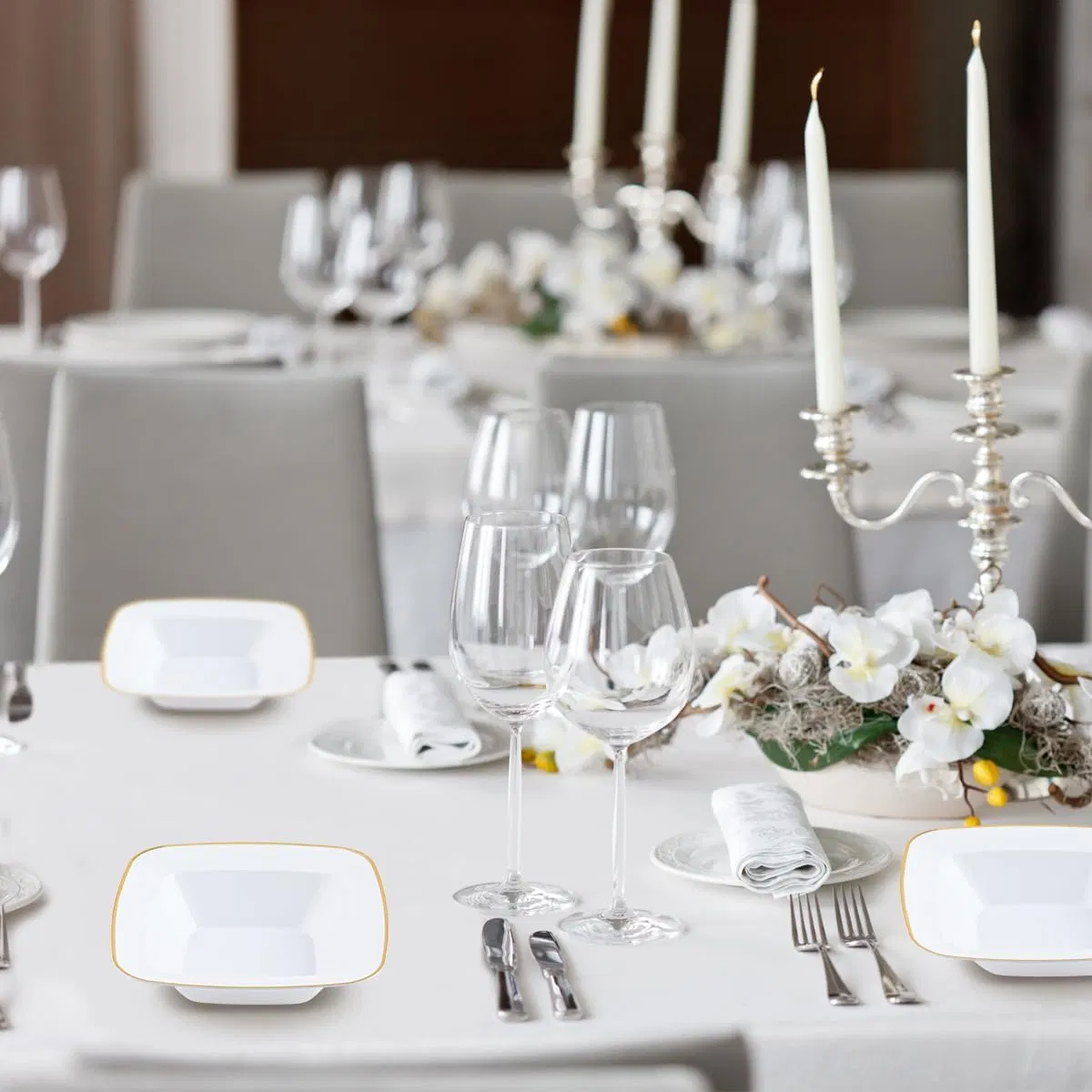 Elegant White Plastic Bowls with Gold Trim for Parties