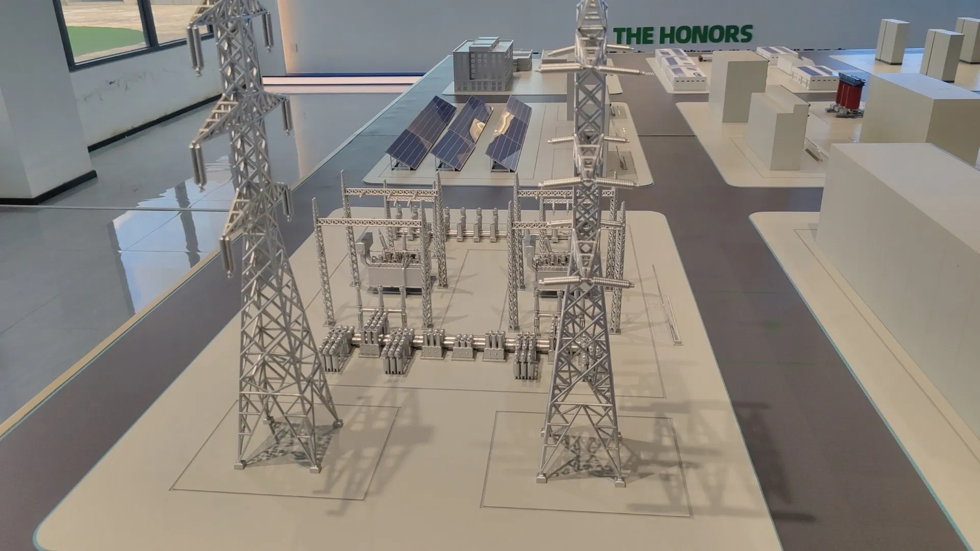 Production of Scaled Models for Industrial Equipment and Customization of Building Models