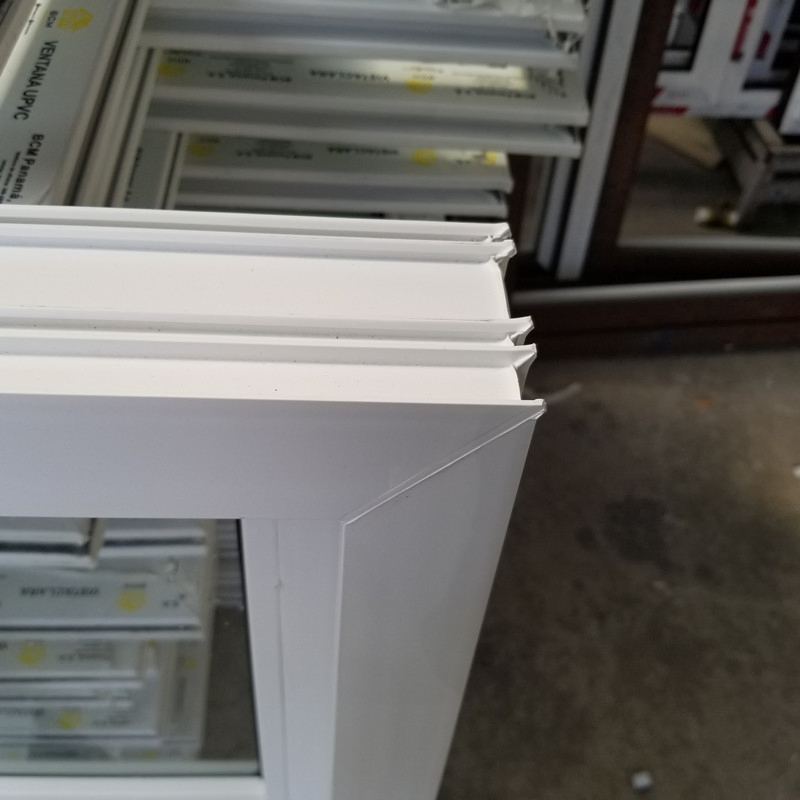 Экономичное раздвижное окно UPVC с декоративными решетками