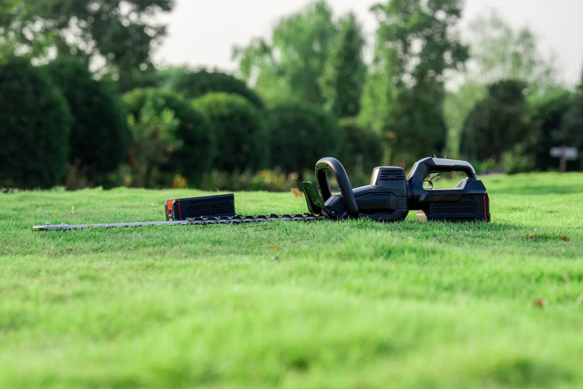 60V Battery Cordless Hedge Trimmer