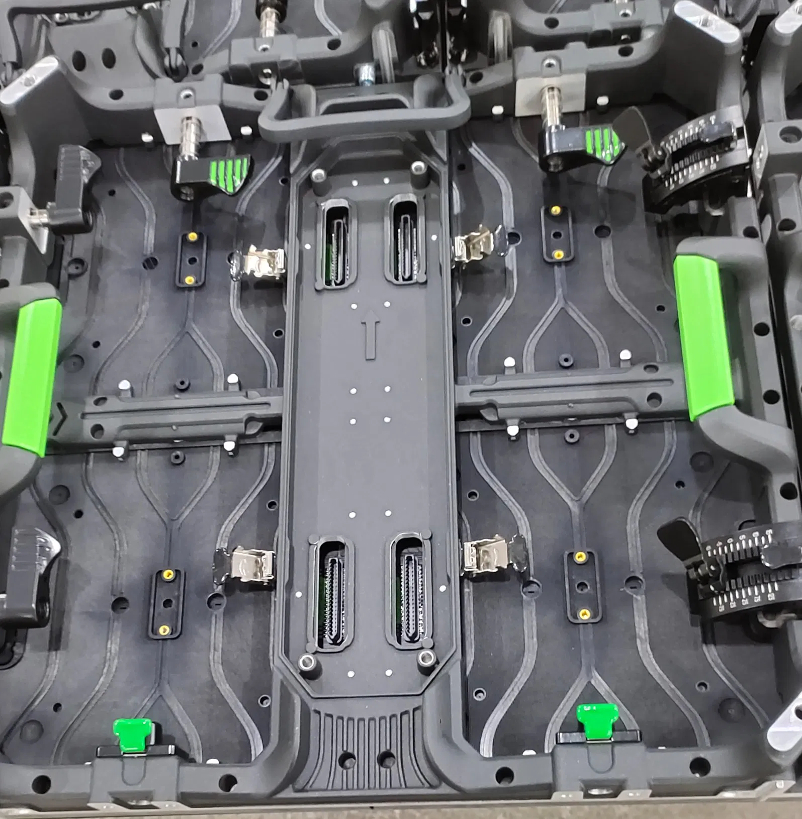 Indoor and Outdoor Full Colour P3.9 LED Display Screen for Rental