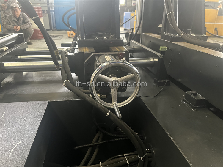 Ленточная пила по металлу универсальная промышленная