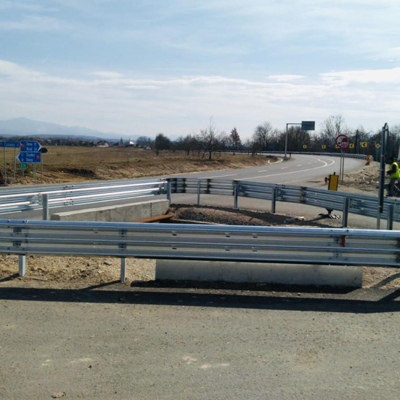 Galvanized Metal Thrie Beam Expressway Crash Barrier