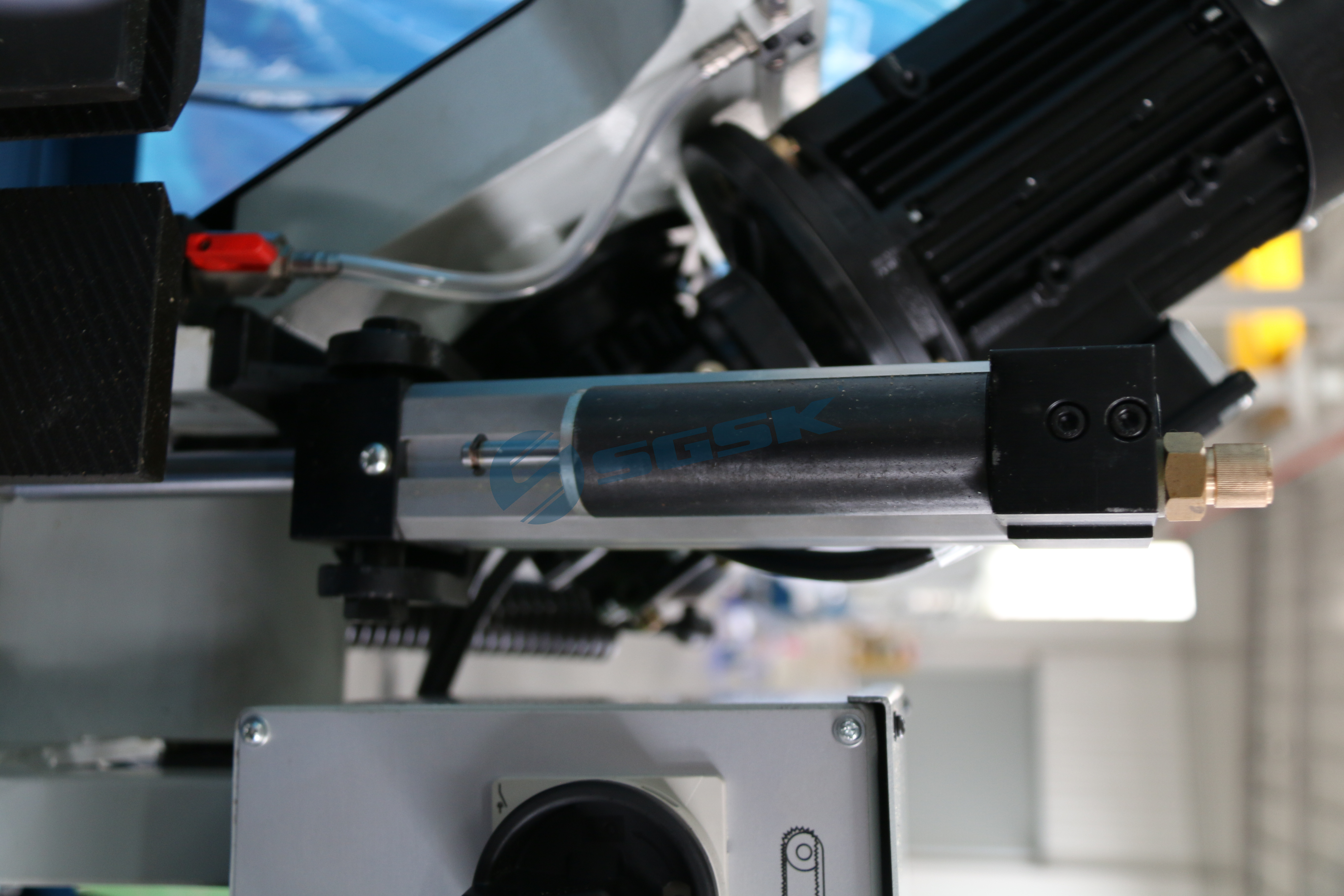 Станок ленточнопильный горизонтальный настольный по металлу BS-280G