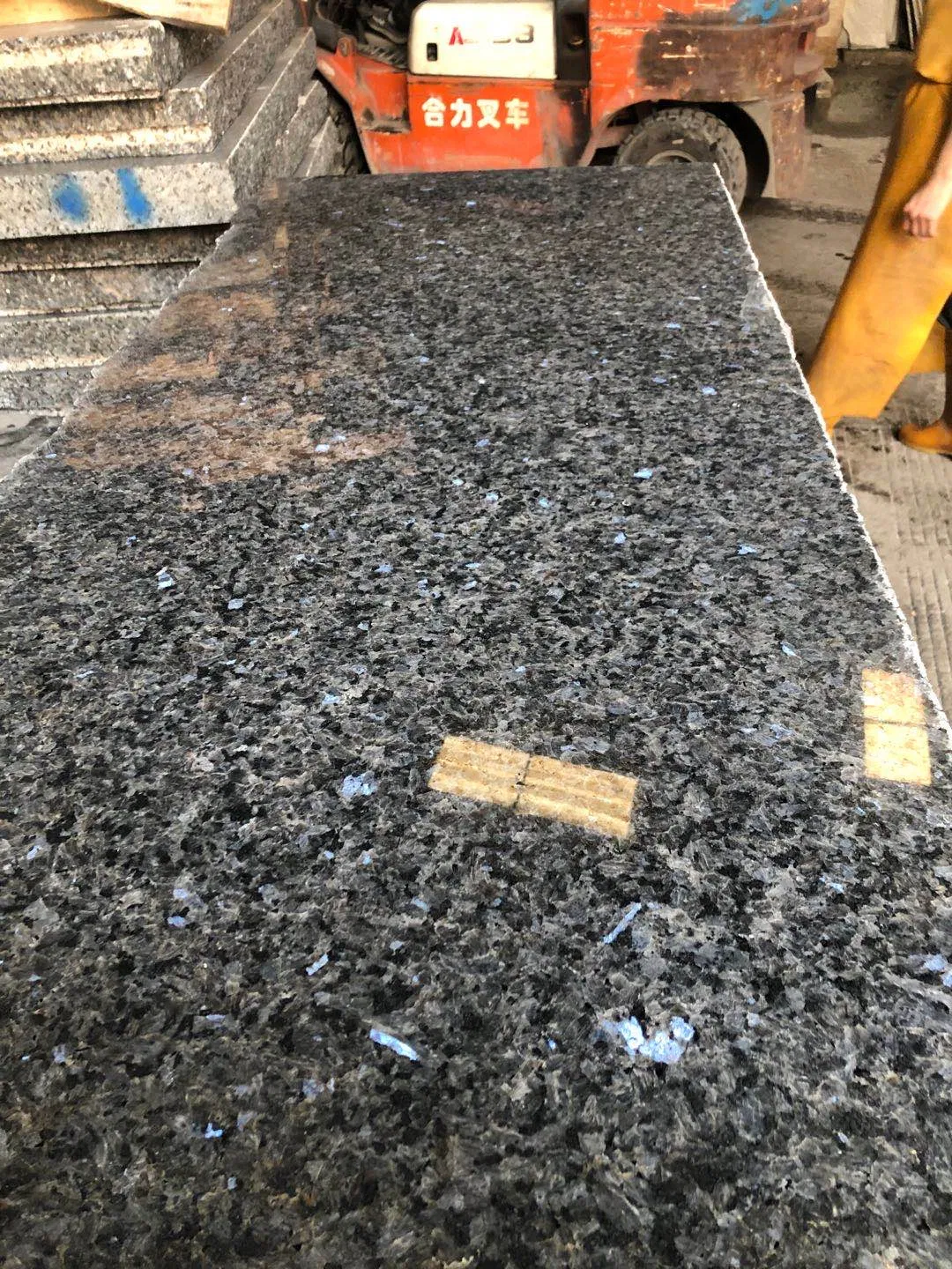 New Blue/Pearl Granite Polish Tile Cheap/Price Natural Cladding/Facade Wall/Curtain Stone