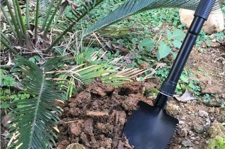 Camping Shovel 4-in-1 Shovel Multifunctional Engineer Shovel Folding Shovel