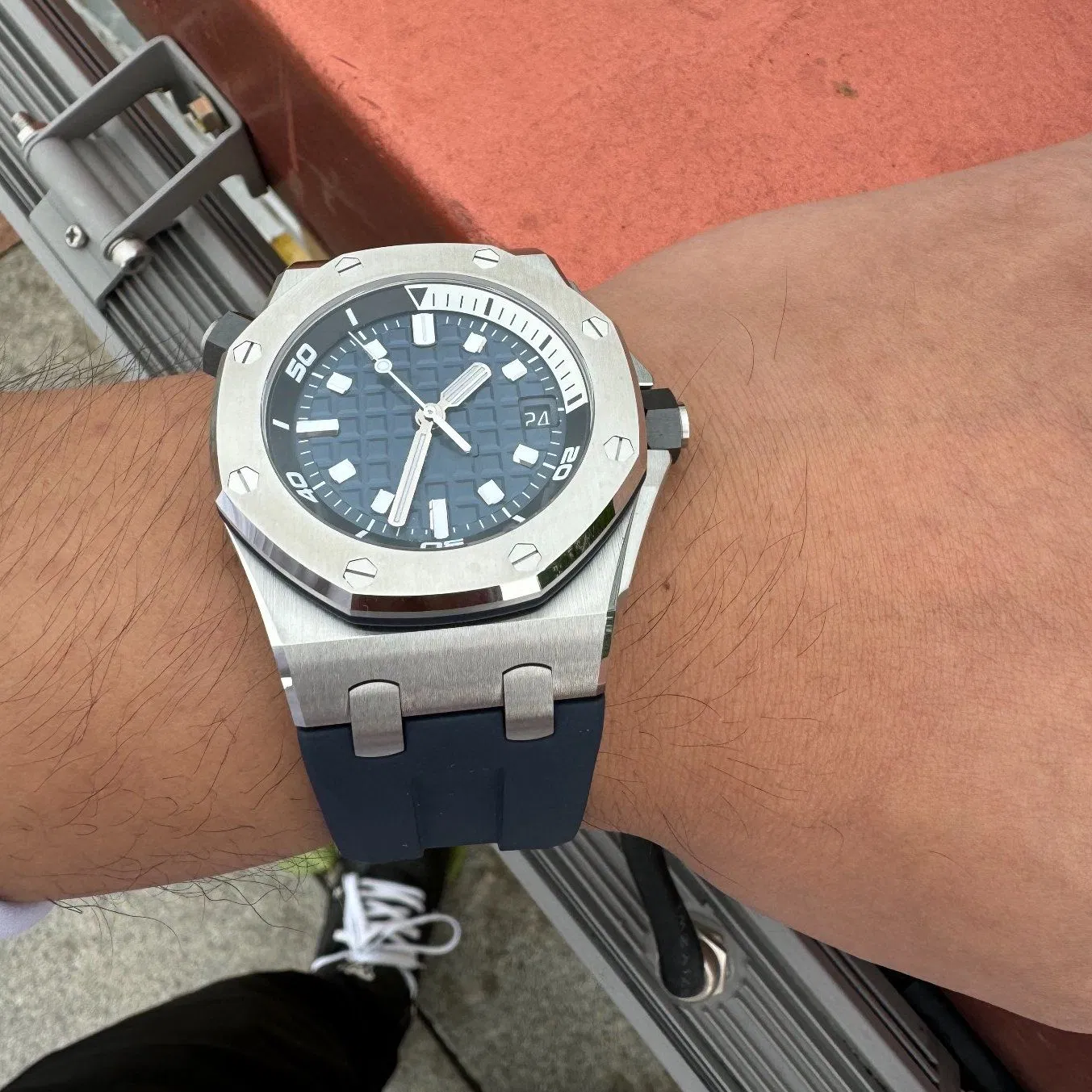 The Manufacturer Offers Wholesale of Rubber Band Bracelet for Men's Swimming Waterproof Automatic Sports Movement Mechanical Watches.