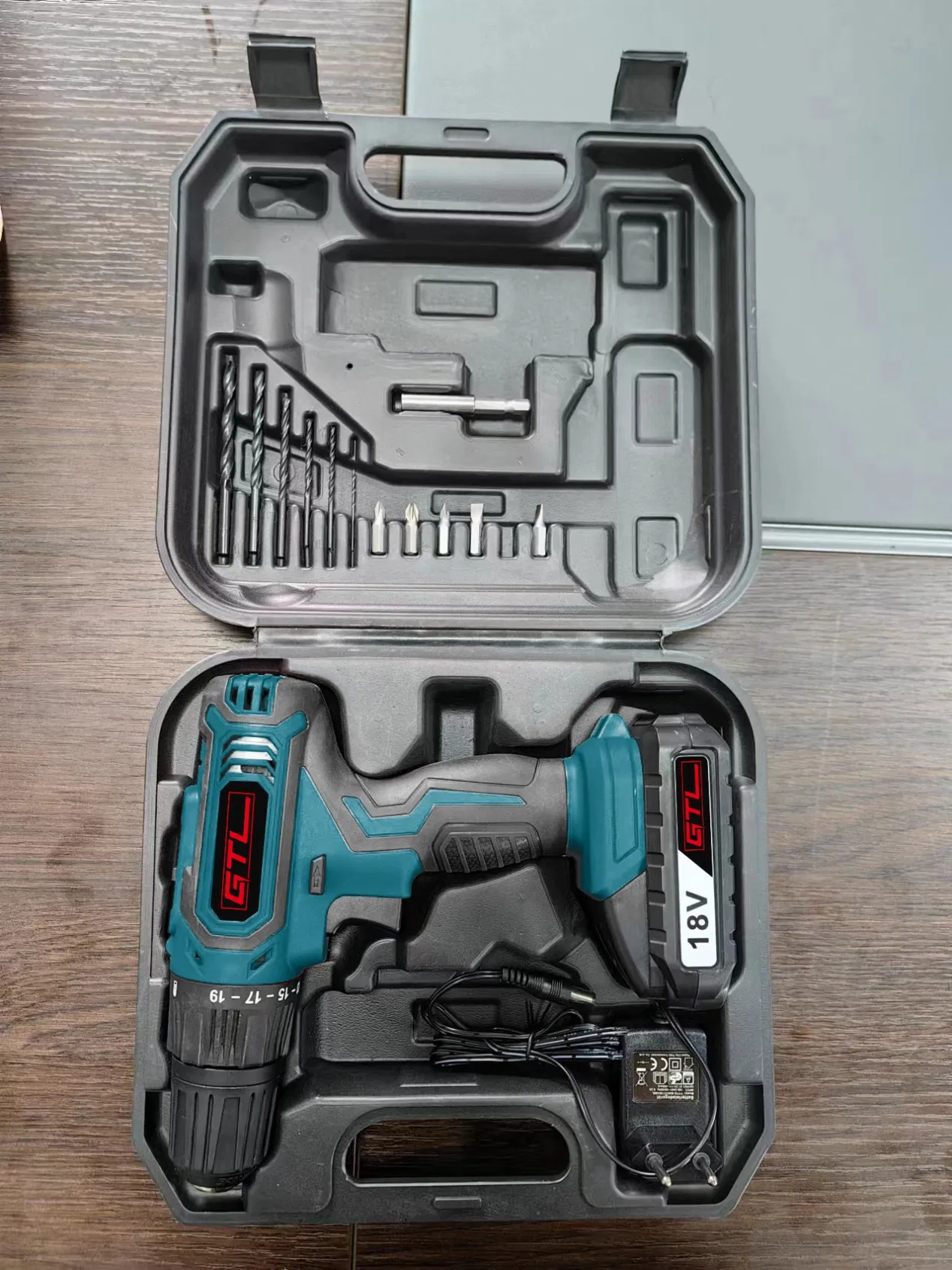 10mm Chuck High Quality 20V Impact Drill Cordless Drill with Battery and Charger (CD069)