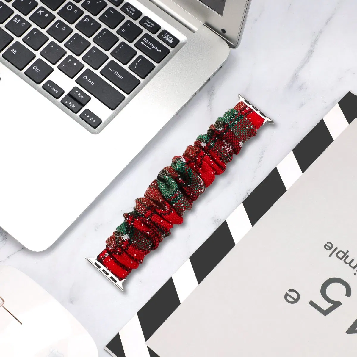 Эластичный ремешок для Apple Watch с новогодним принтом